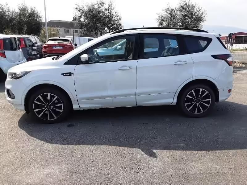 Usata Ford Kuga ST-Line 120 CV (88 kW) 2019 Bianco SUV