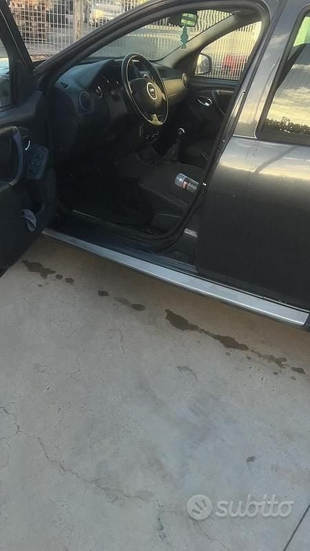 Usata Dacia Duster 115 CV (84 kW) 2015 Grigio SUV