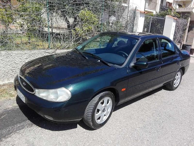 Usata Ford Mondeo Ghia 131 CV (96 kW) 1997 Verde Berlina