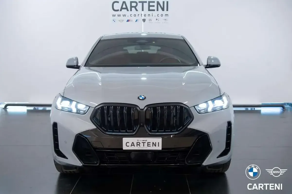 Usata BMW X6 M Sport 298 CV (219 kW) 2023 Brooklyn grey metallic SUV