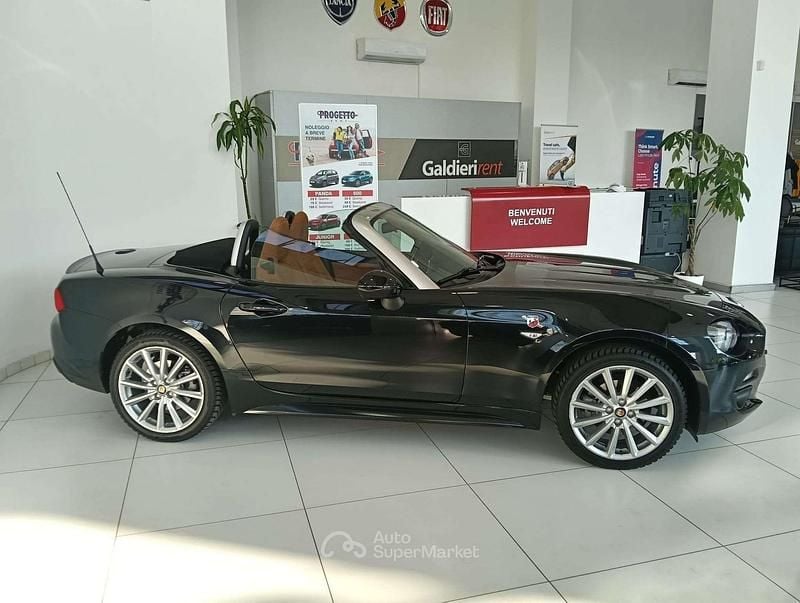 Usata Fiat 124 Spider Lusso 140 CV (102 kW) 2018 Nero Cabrio
