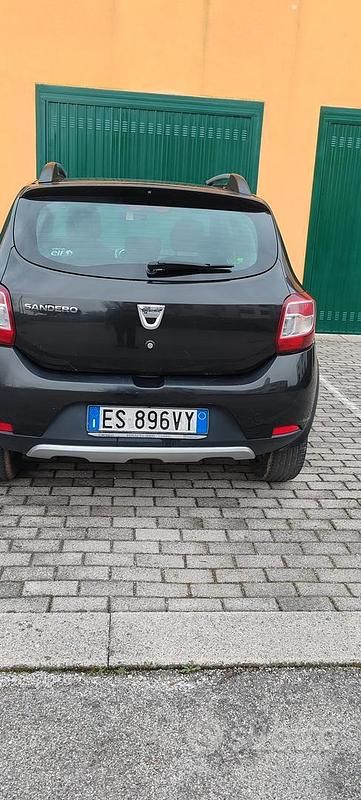 Usata Dacia Sandero Stepway 90 CV (66 kW) 2013 Nero SUV