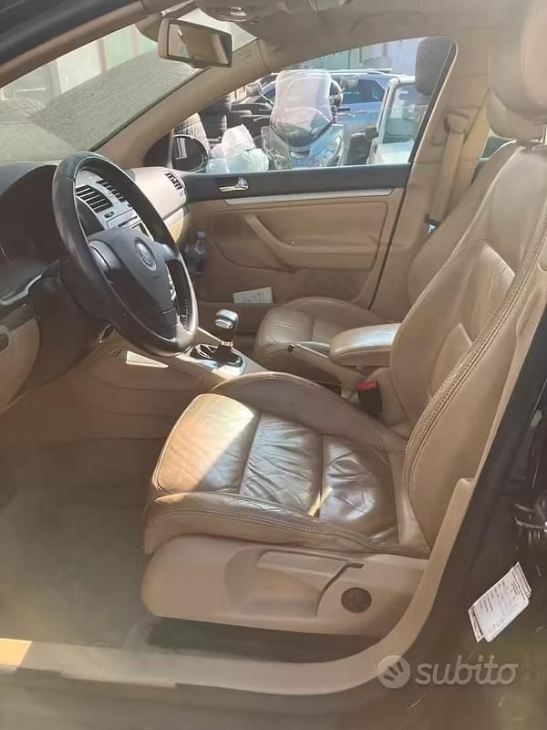 Usata VW Golf V 2004 Utilitaria