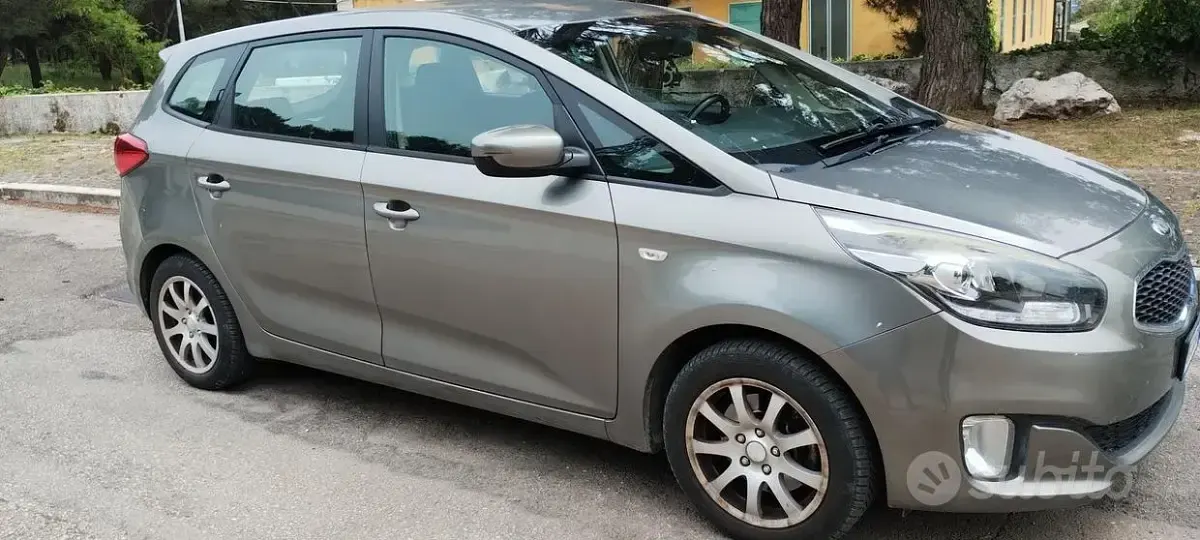 Usata Kia Carens 115 CV (84 kW) 2013 Grigio Monovolume