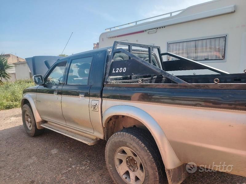 Usata Mitsubishi L200 2005 Nero Pick-up