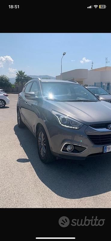 Grigio Usata 2015 Hyundai ix35 Xpossible SUV | 11.900 € (Cara) - Immagine 1/4