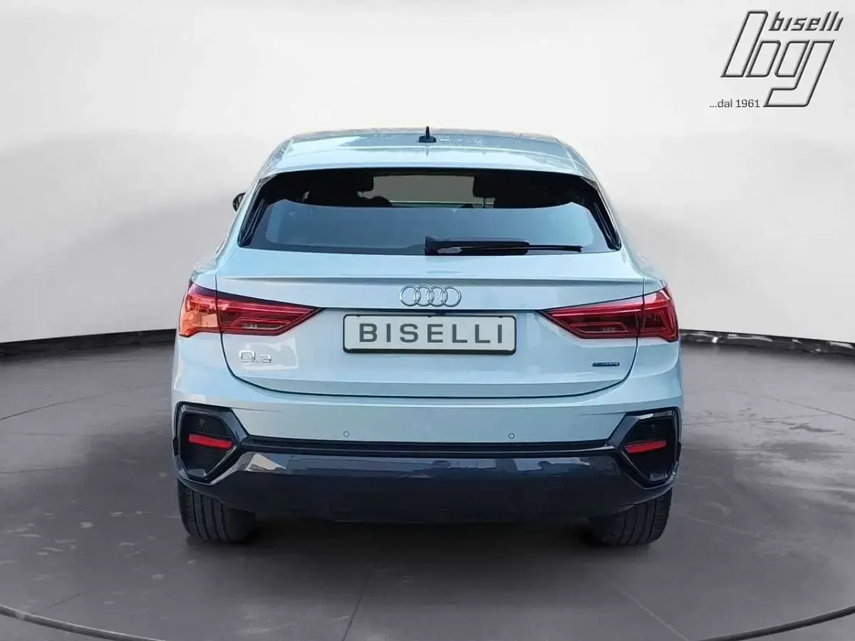 Usata Audi Q3 Sportback 150 CV (110 kW) 2023 Argento SUV