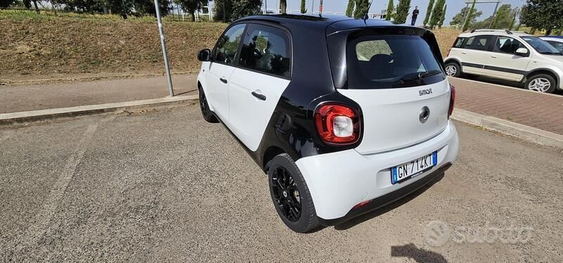 Usata Smart ForFour 71 CV (52 kW) 2016 Bianco Utilitaria