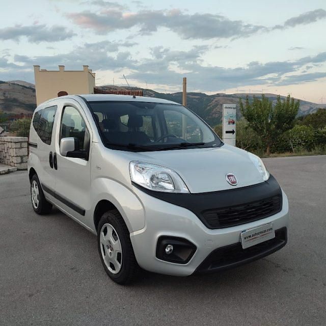 Usata Fiat Qubo Lounge 77 CV (56 kW) 2017 Grigio Monovolume