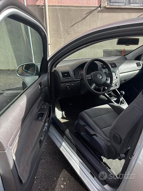Usata VW Golf IV 116 CV (85 kW) 2005 Grigio Berlina