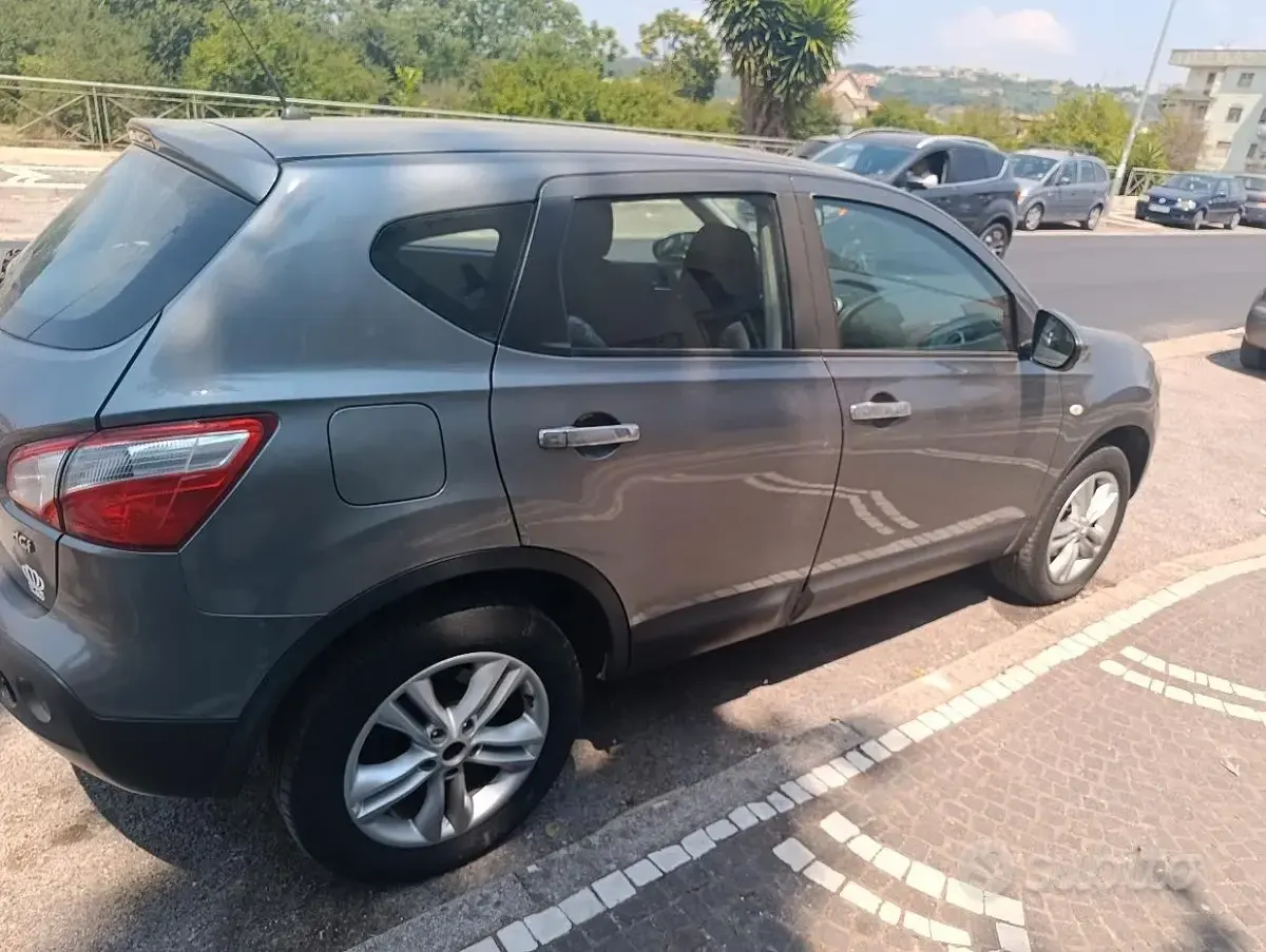 Usata Nissan Qashqai 110 CV (80 kW) 2013 Grigio SUV
