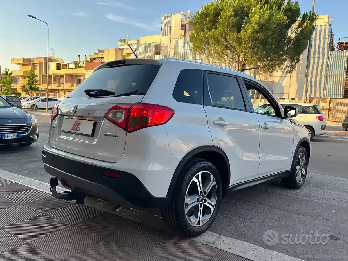 Usata Suzuki Vitara 120 CV (88 kW) 2017 Bianco SUV