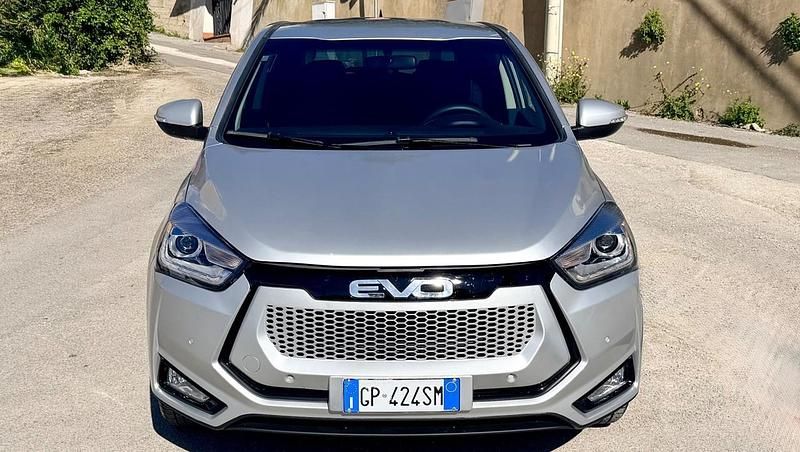 Usata EVO Evo 3 107 CV (78 kW) 2023 Argento SUV