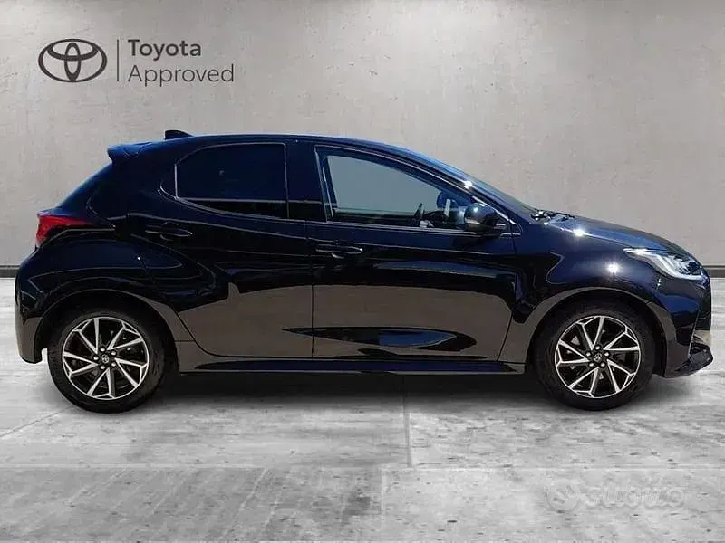Usata Toyota Yaris Hybrid Trend 2022 Nero Berlina