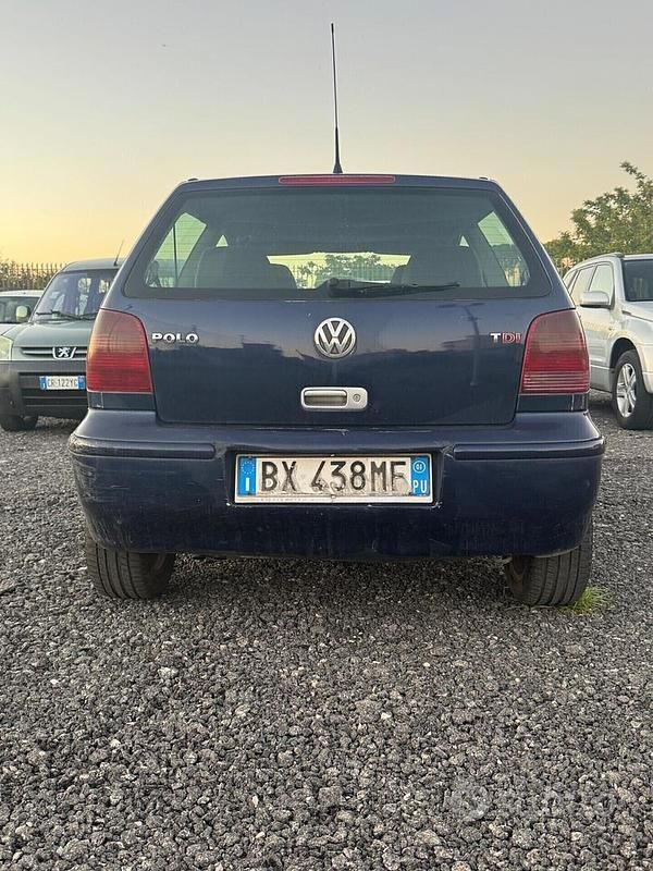 Usata VW Polo Comfortline 75 CV (55 kW) 2002 Blu Berlina