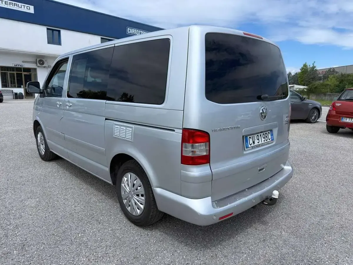 Usata VW T5 174 CV (127 kW) 2005 Argento Furgone