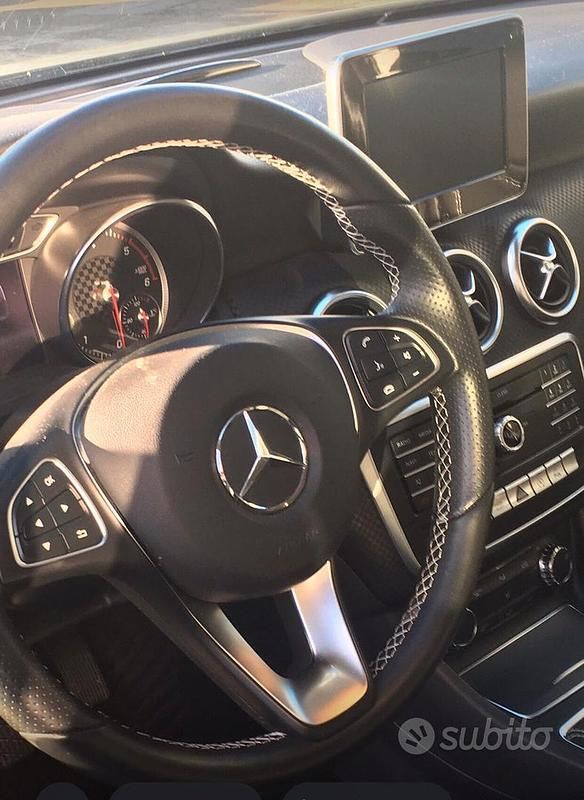 Bianco Usata 2018 Mercedes A180 Due volumi | 16.500 € - Immagine 1/4
