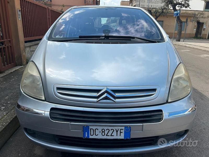 Usata Citroën Xsara Picasso 90 CV (66 kW) 2006 Grigio Monovolume