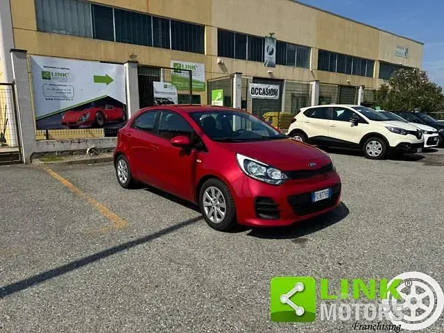 Usata Kia Rio 84 CV (61 kW) 2016 Rosso Utilitaria