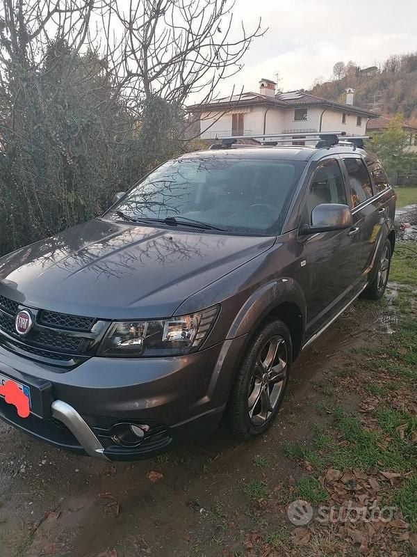Usata Fiat Freemont Cross 170 CV (125 kW) 2015 Grigio SUV