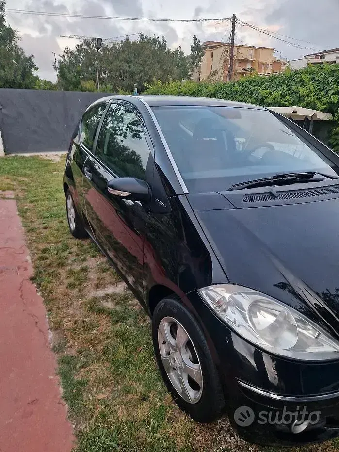 Usata Mercedes A180 109 CV (80 kW) 2005 Nero Monovolume