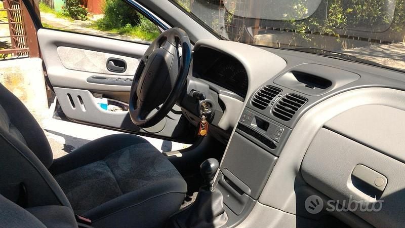 Usata Renault Laguna 1998 Nero Station wagon