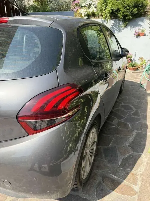 Usata Peugeot 208 Allure 83 CV (61 kW) 2019 Grigio Utilitaria