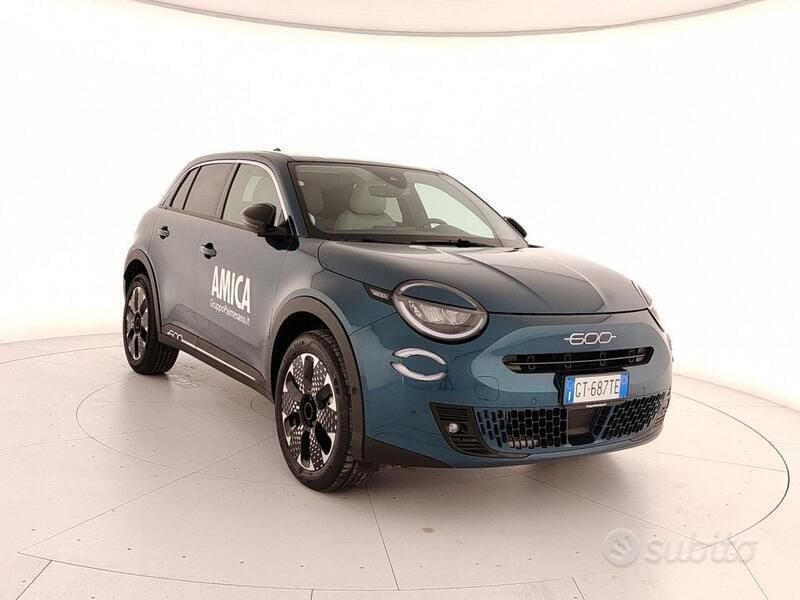 Blu Usata 2024 Fiat 600 La Prima SUV | 21.900 € (Super prezzo) - Immagine 1/4