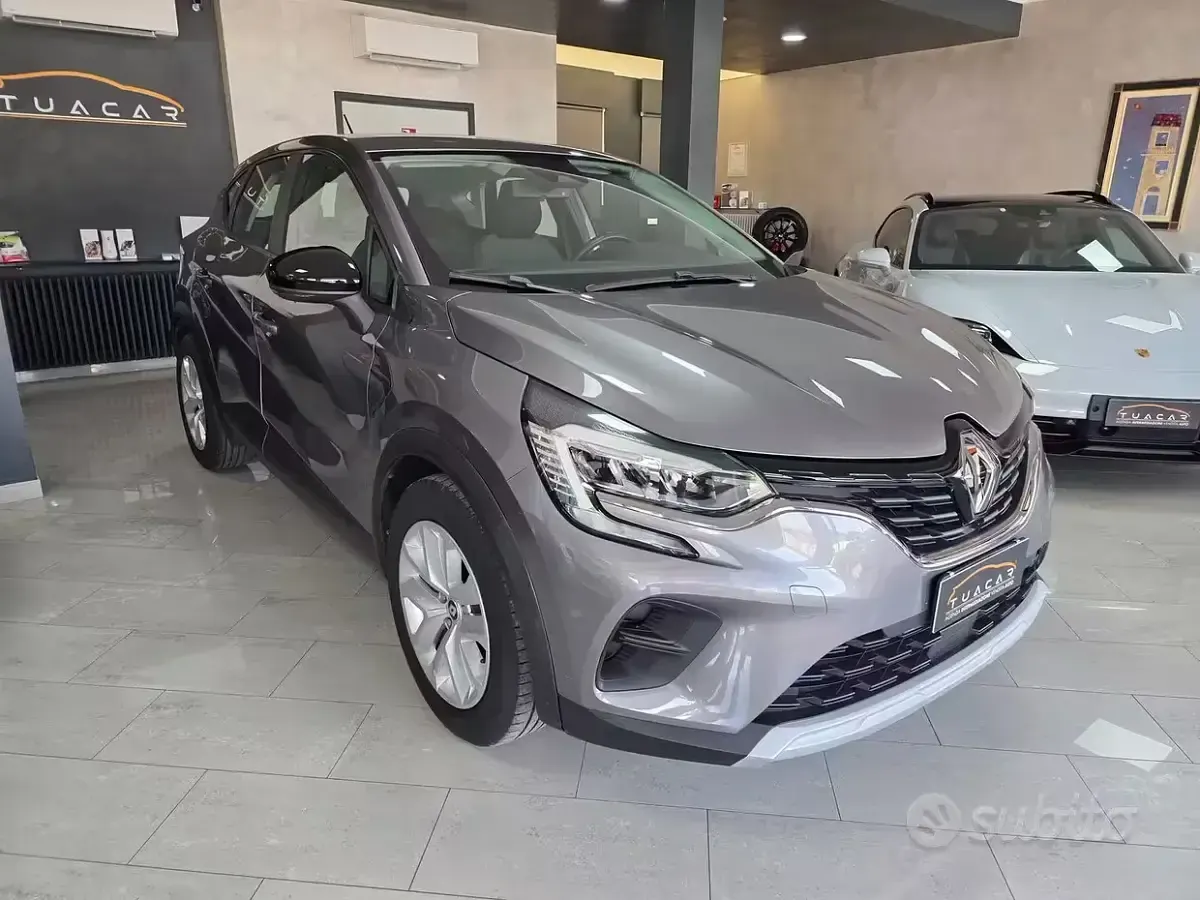 Usata Renault Captur Life 91 CV (66 kW) 2021 Grigio SUV
