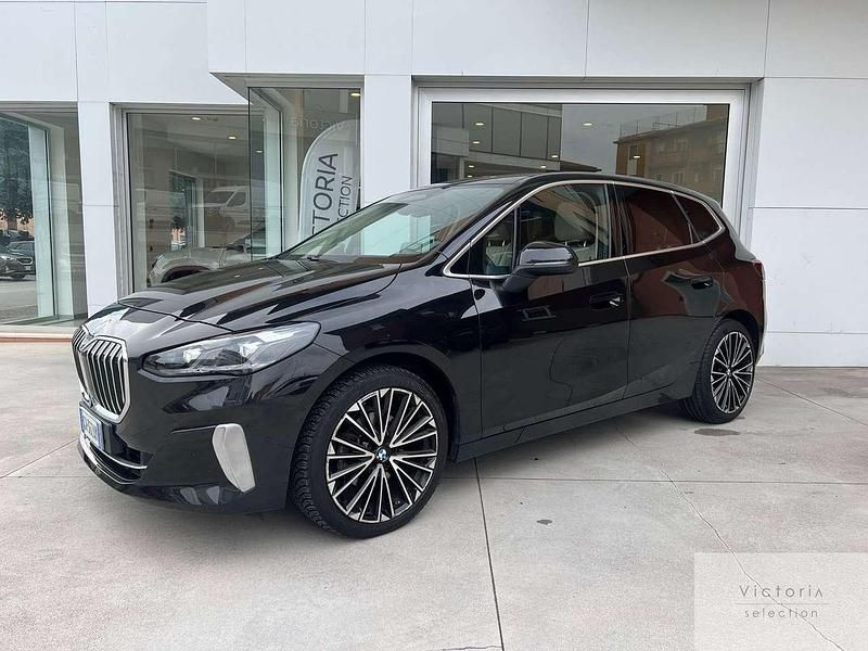 Nero Usata 2022 BMW 218 Active Tourer Luxury Line Monovolume | 25.800 € (Cara) - Immagine 1/4