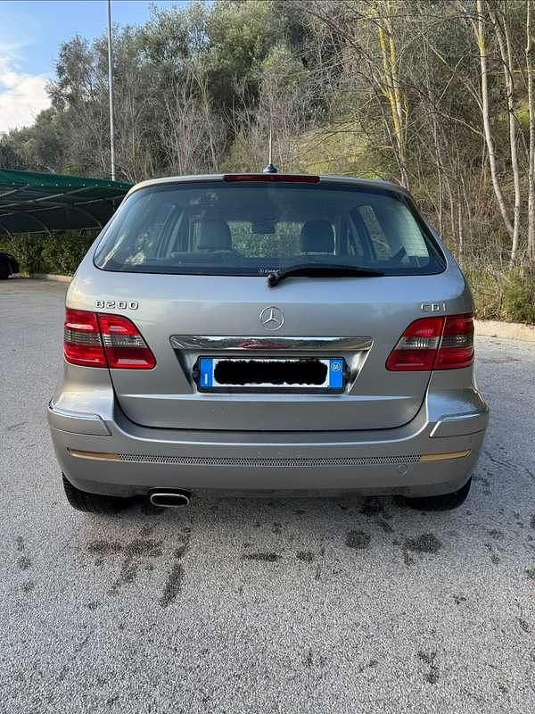 Usata Mercedes B200 140 CV (102 kW) 2006 Grigio Monovolume