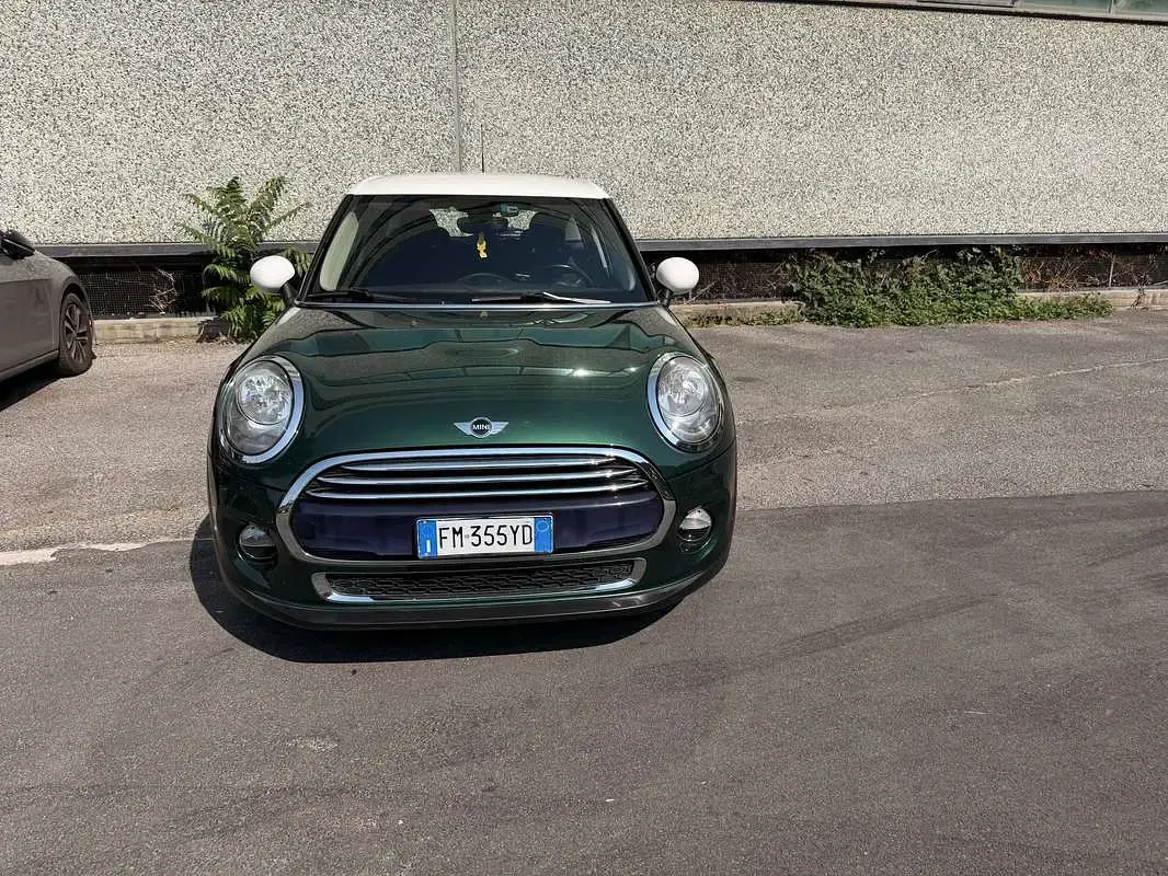 Usata Mini Cooper D 116 CV (85 kW) 2018 Verde Utilitaria