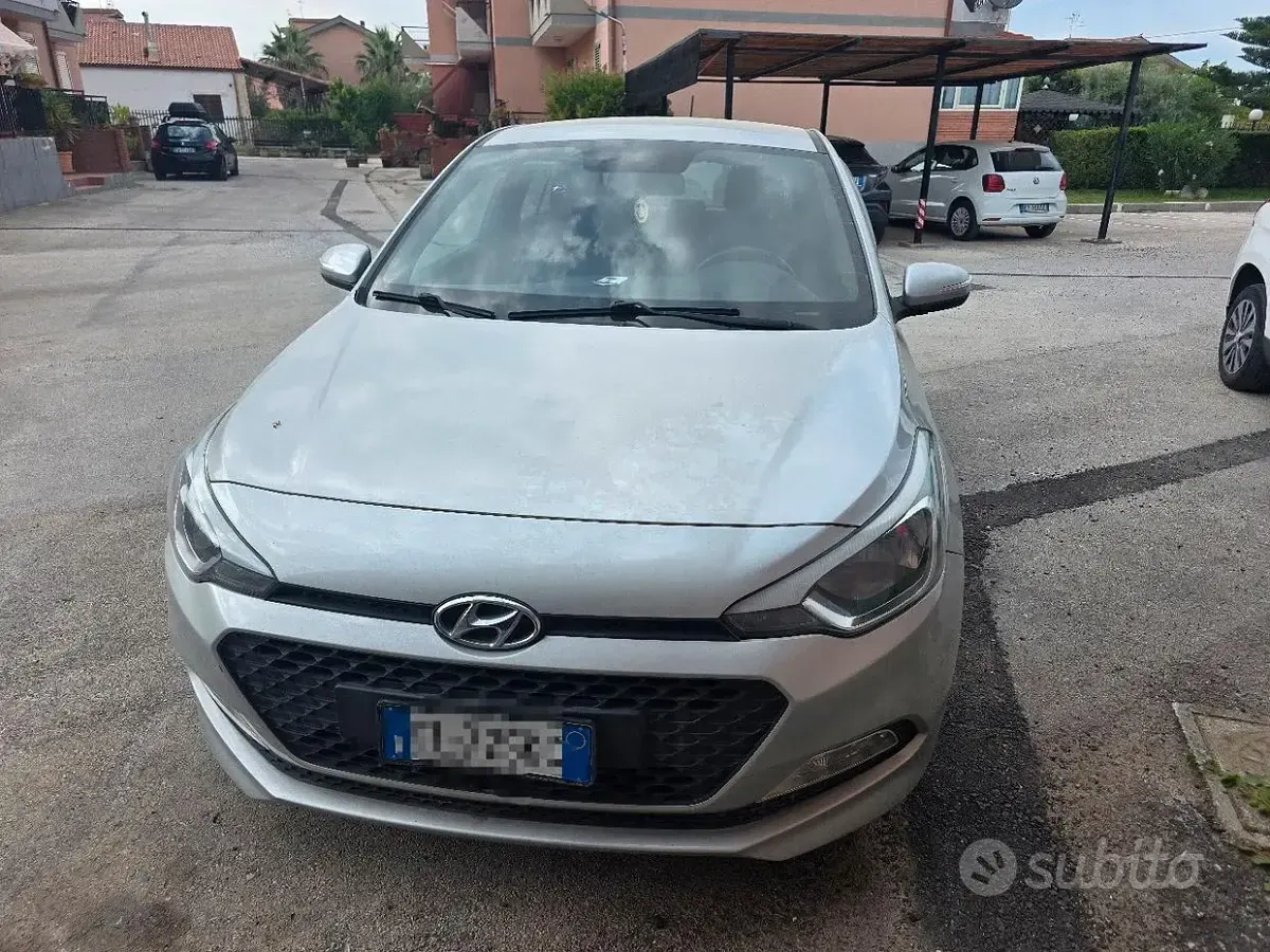 Usata Hyundai i20 85 CV (62 kW) 2017 Grigio Berlina
