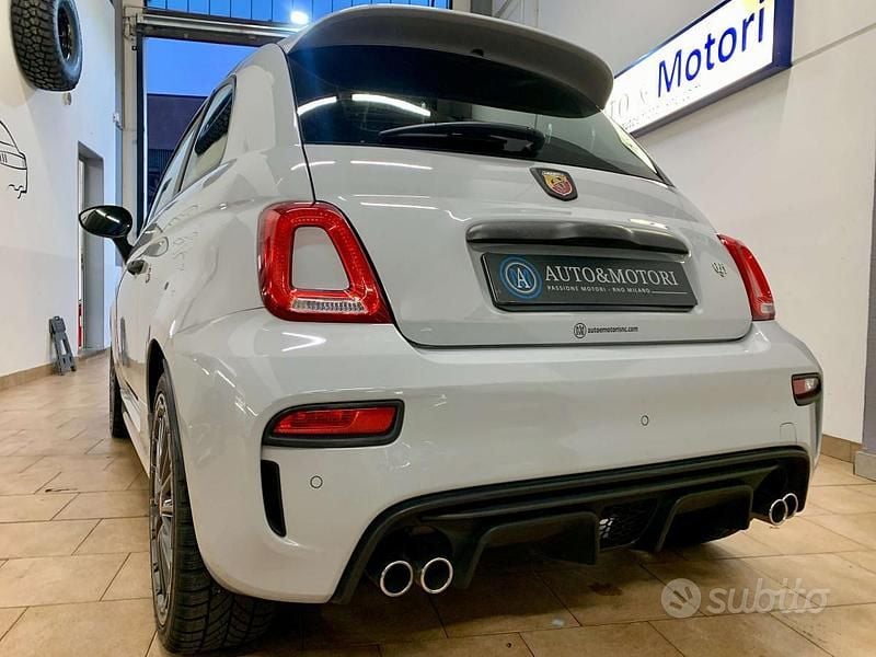 Usata Abarth 695 Competizione 180 CV (132 kW) 2023 Grigio Utilitaria