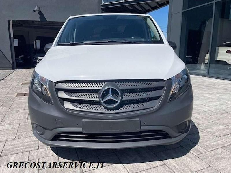 Begagnad Mercedes Vito 163 HK (119 kW) 2023 Artico Van
