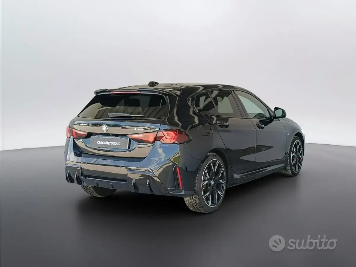 Usata BMW 118 M Sport 150 CV (110 kW) 2025 Black sapphire metallizzato Utilitaria