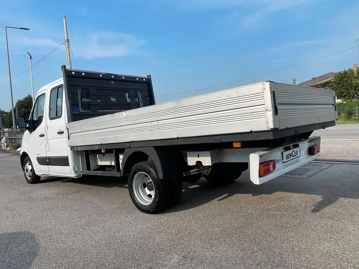 Usata Opel Movano 135 CV (99 kW) 2015 Bianco Monovolume