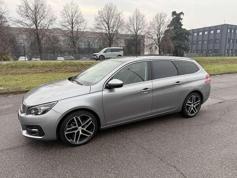 Grigio Usata 2017 Peugeot 308 SW GT-line Station wagon | 6900 € (Buon prezzo) - Immagine 1/4