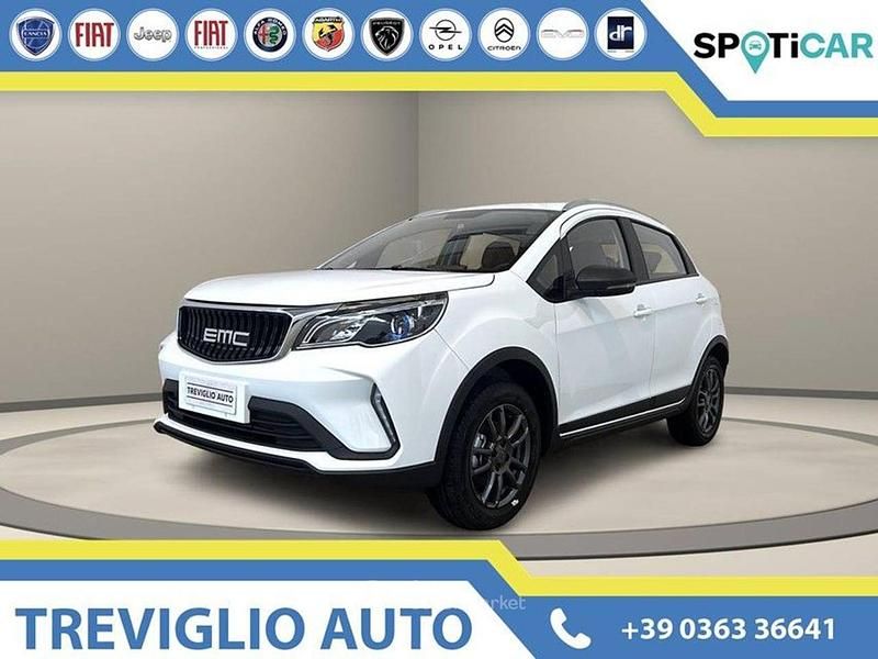 Nuova EMC QUATTRO 103 CV (75 kW) 2025 Bianco / pastello SUV