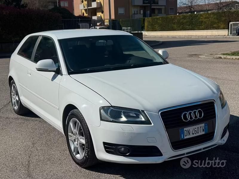 Usata Audi A3 102 CV (75 kW) 2009 Bianco Utilitaria