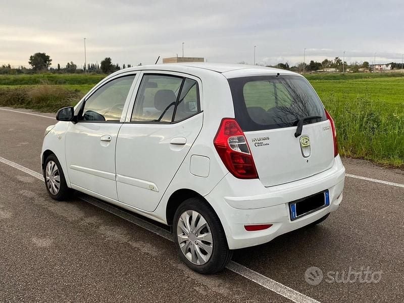 Usata Hyundai i10 70 CV (51 kW) 2012 Bianco Utilitaria