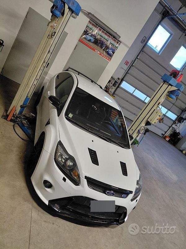 Usata Ford Focus RS 305 CV (224 kW) 2009 Bianco Berlina