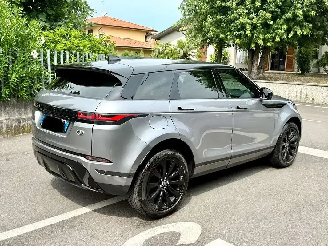 Usata Land Rover Range Rover evoque R-Dynamic 150 CV (110 kW) 2021 Argento SUV