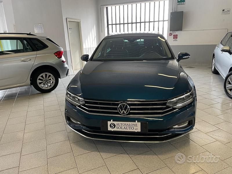 Usata VW Passat Elegance 150 CV (110 kW) 2023 Blu Station wagon