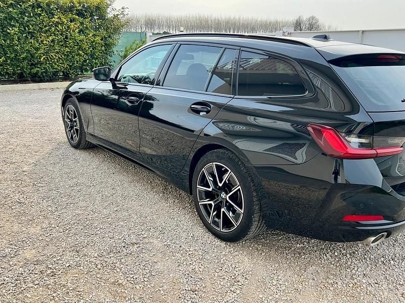 Usata BMW 320 190 CV (139 kW) 2023 Nero Station wagon