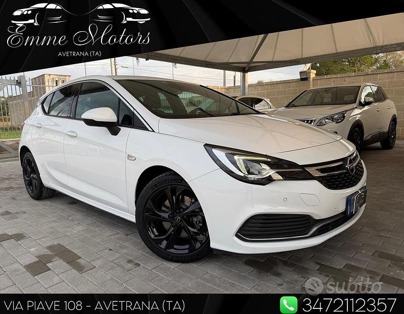 Usata Opel Astra Dynamic 136 CV (100 kW) 2017 Bianco Berlina