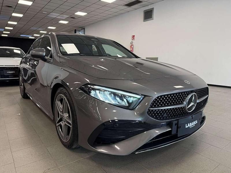 Usata Mercedes A200 AMG Line Premium 163 CV (119 kW) 2025 Nero Berlina
