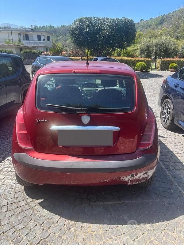 Usata Lancia Ypsilon 60 CV (44 kW) 2004 Rosso Utilitaria