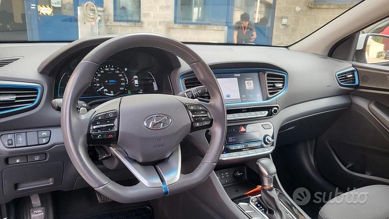 Usata Hyundai Ioniq Comfort 105 CV (77 kW) 2018 Bianco Utilitaria