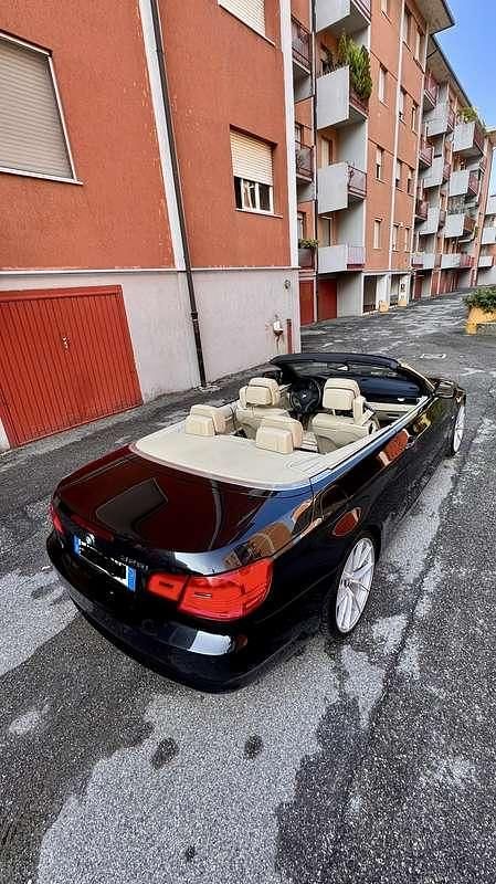 Usata BMW 325 Cabriolet 218 CV (160 kW) 2010 Cabrio